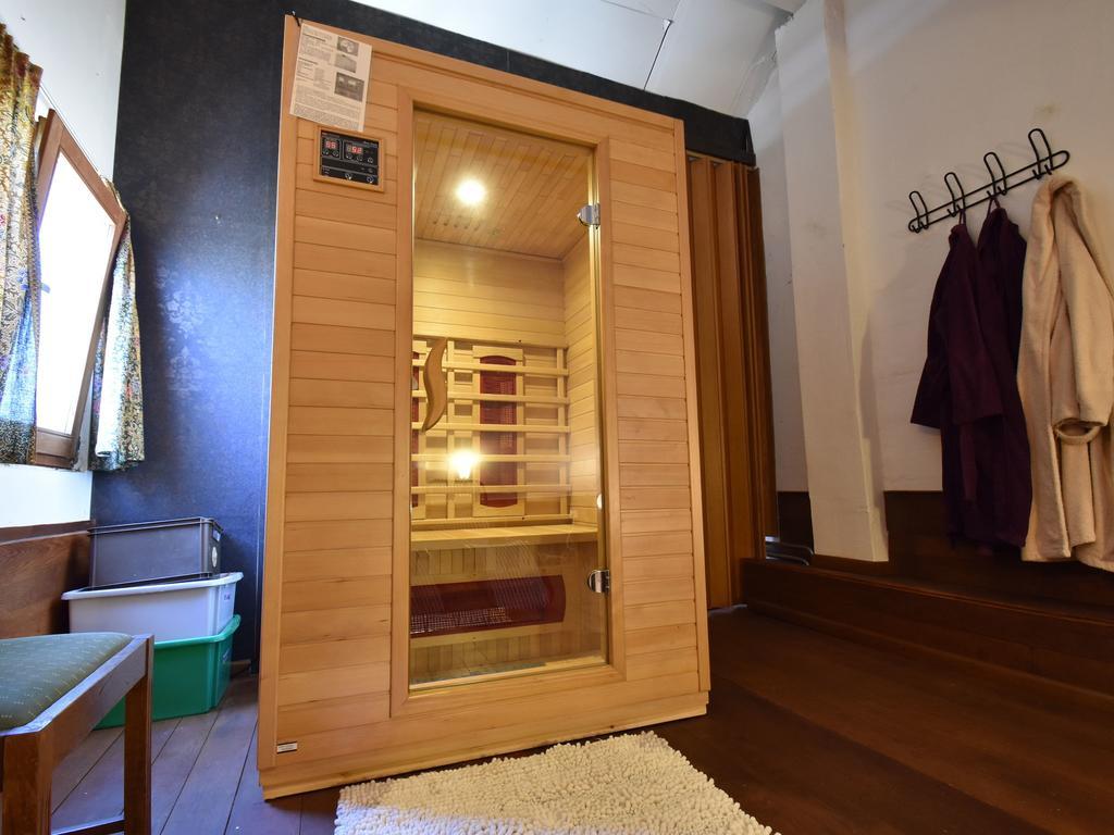 Spacious Holiday Home With Sauna In Celles Sur Plaine エーグイスハイム エクステリア 写真