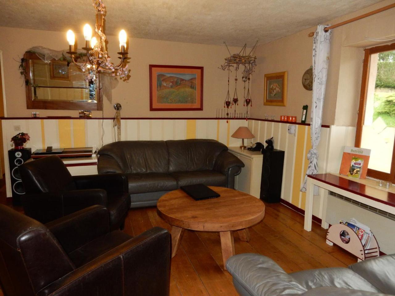 Spacious Holiday Home With Sauna In Celles Sur Plaine エーグイスハイム エクステリア 写真