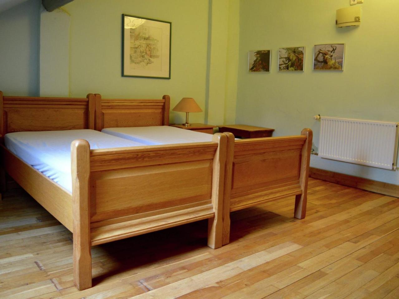 Spacious Holiday Home With Sauna In Celles Sur Plaine エーグイスハイム エクステリア 写真