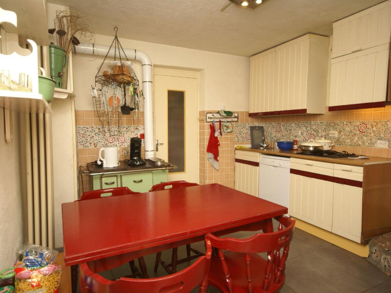 Spacious Holiday Home With Sauna In Celles Sur Plaine エーグイスハイム エクステリア 写真
